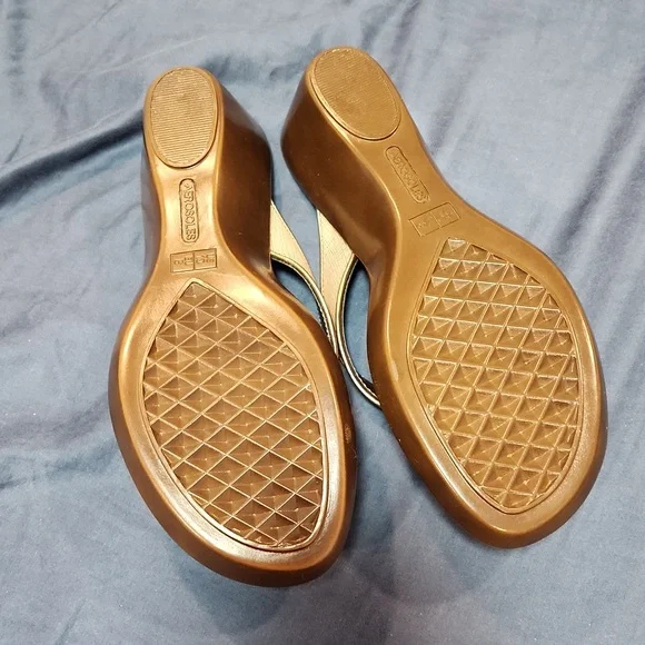 !!!FINAL SALE!!!  Women's Aerosoles sandals size 10M - Picture 4 of 5